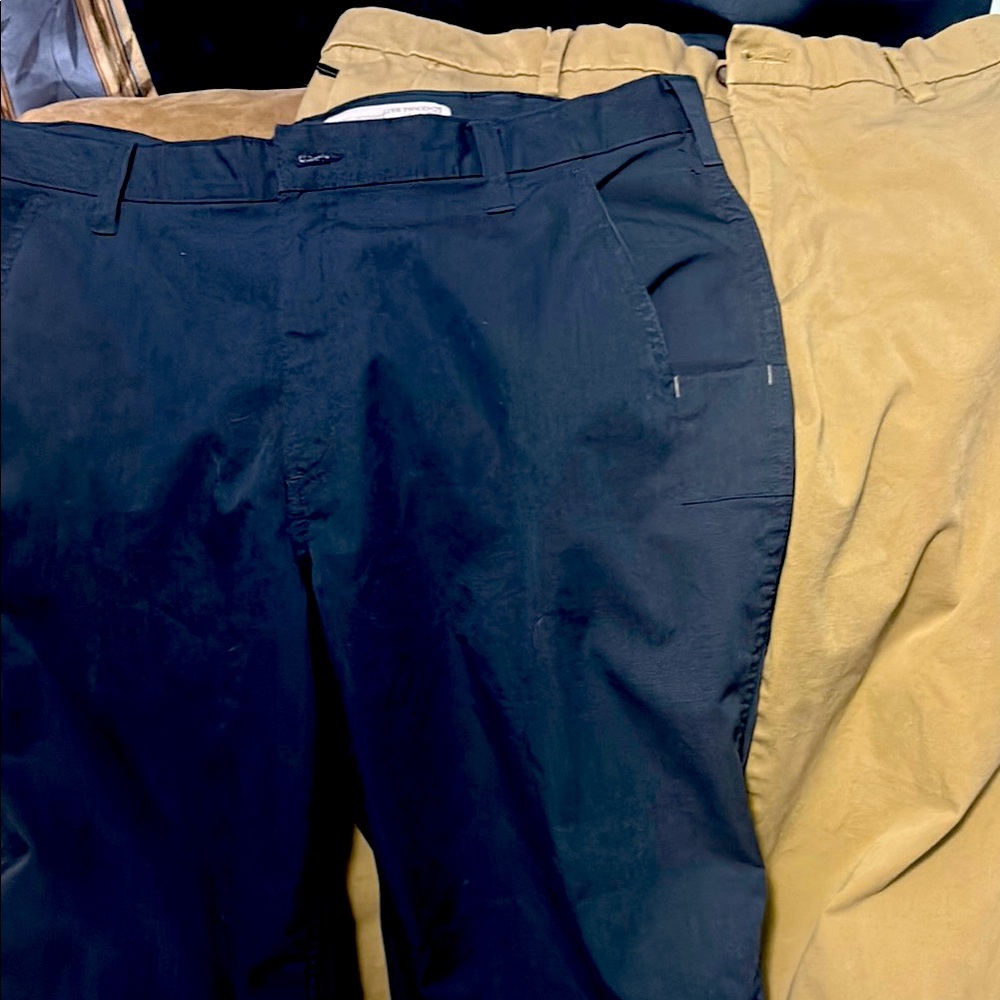 2 pair pants 1 thin carhartt & 1 dockers classic fit w zip pocket both 36 x 32